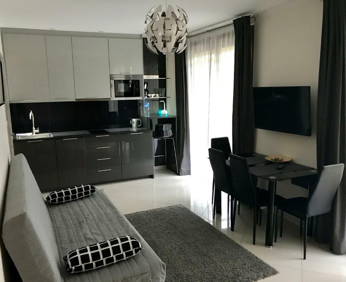 Moko Apartment Parking W Cenie 바르샤바 외부 사진